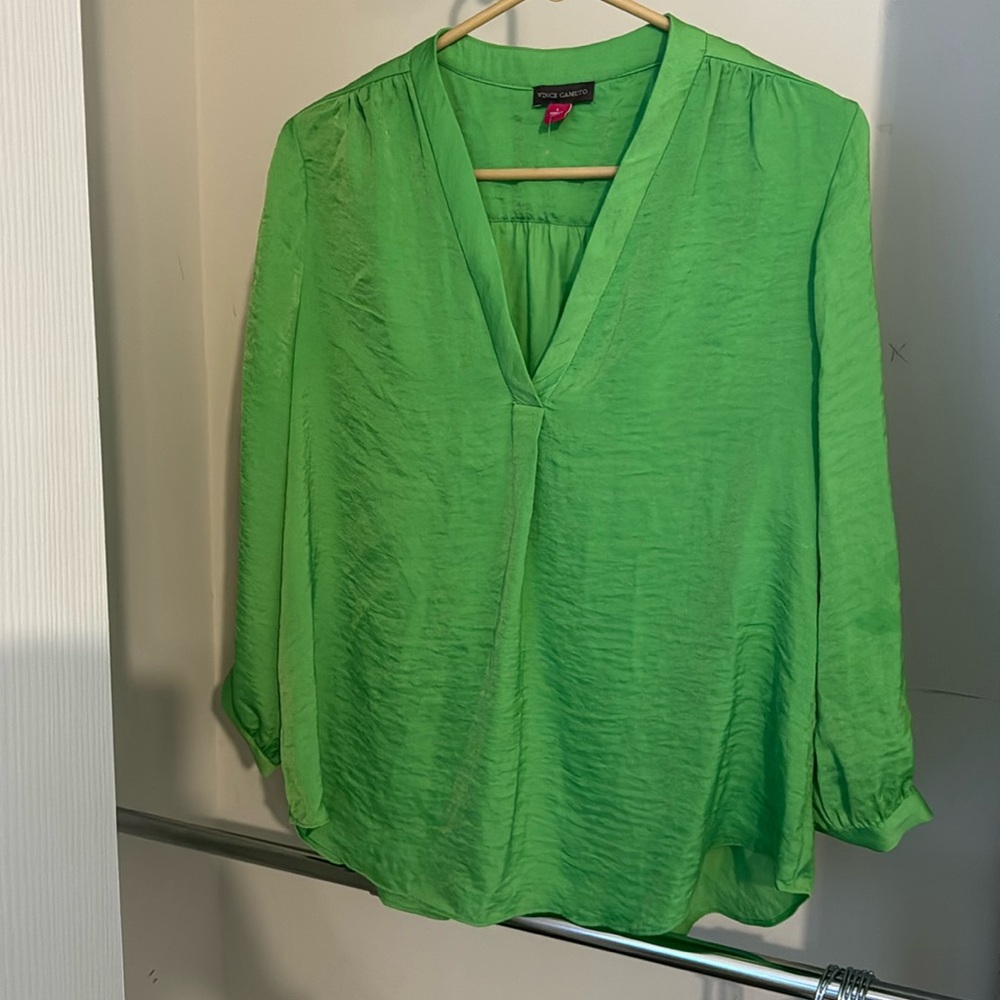 Vince camuto large lime green top